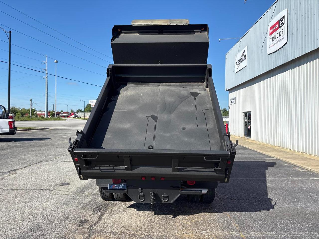 Ford Super Duty F-350 DRW XL 2WD Crew Cab 179" WB 60" CA 2017