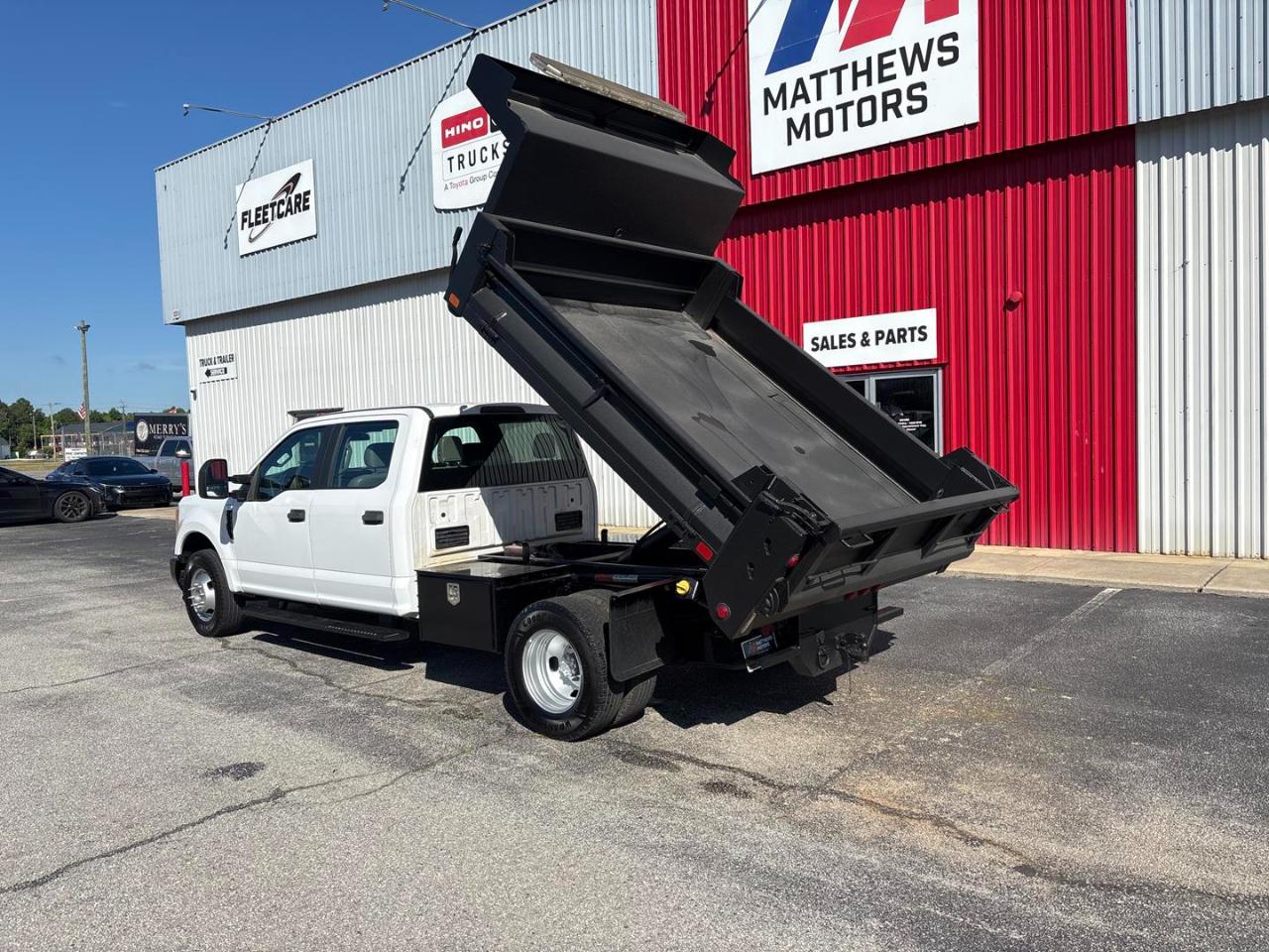 Ford Super Duty F-350 DRW XL 2WD Crew Cab 179" WB 60" CA 2017