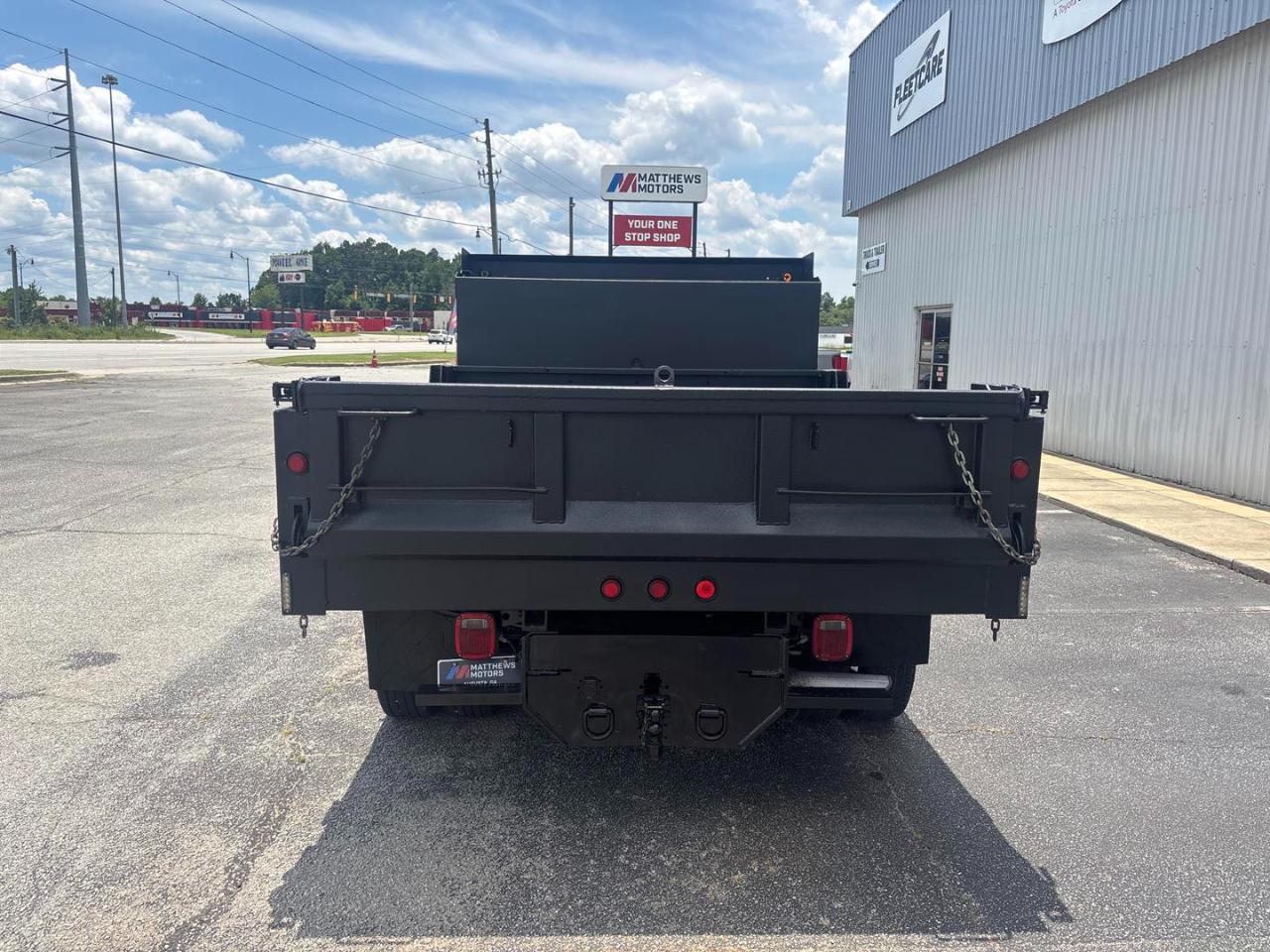 Ford Super Duty F-350 DRW XL 2WD Crew Cab 179" WB 60" CA 2017