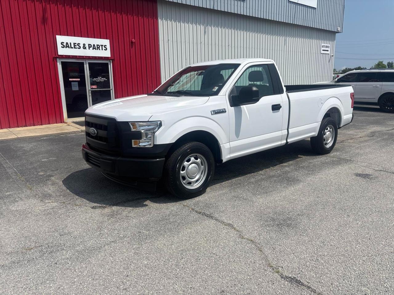 Ford F-150 XL 2WD Reg Cab 8' Box 2017