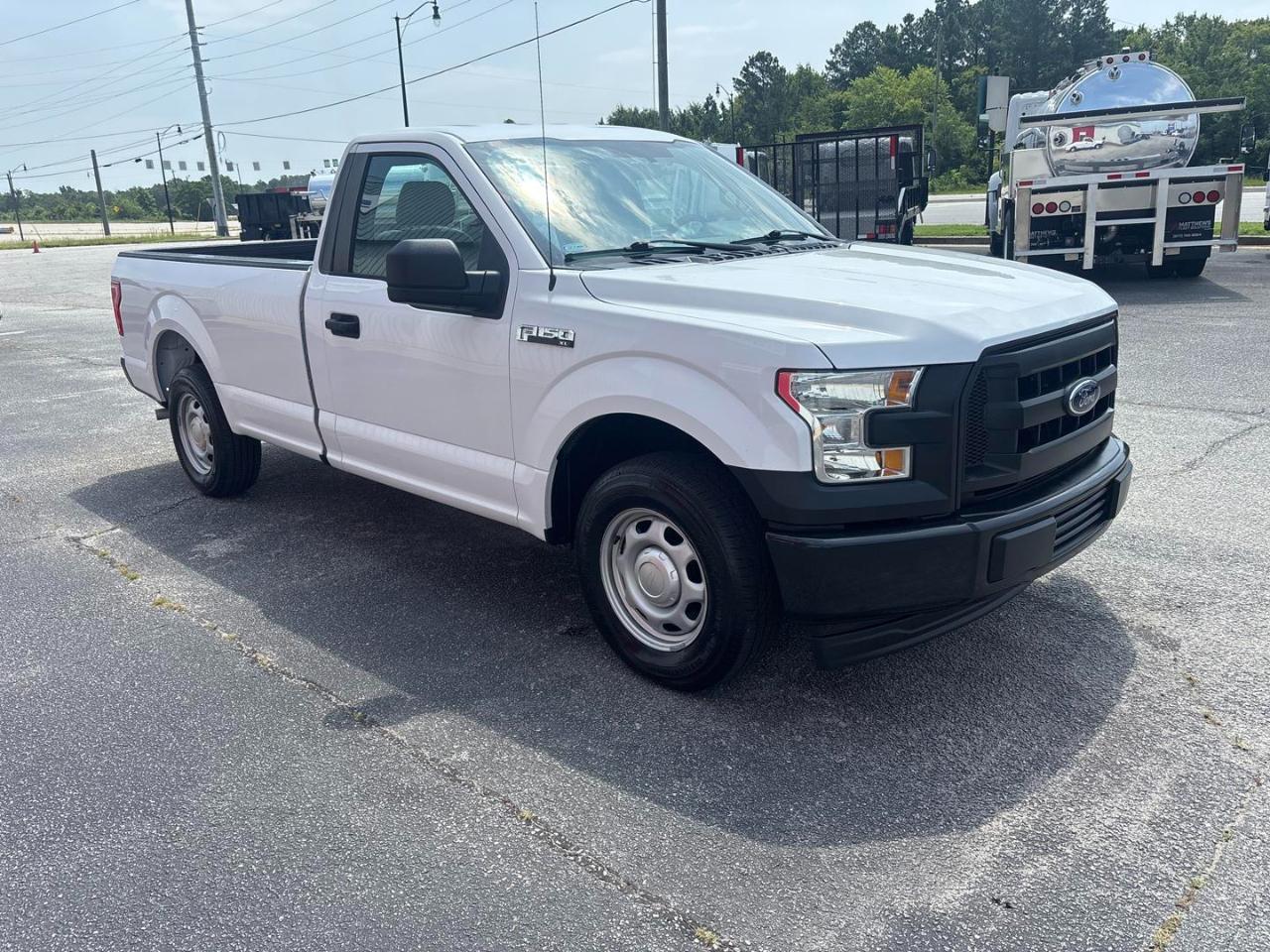 Ford F-150 XL 2WD Reg Cab 8' Box 2017