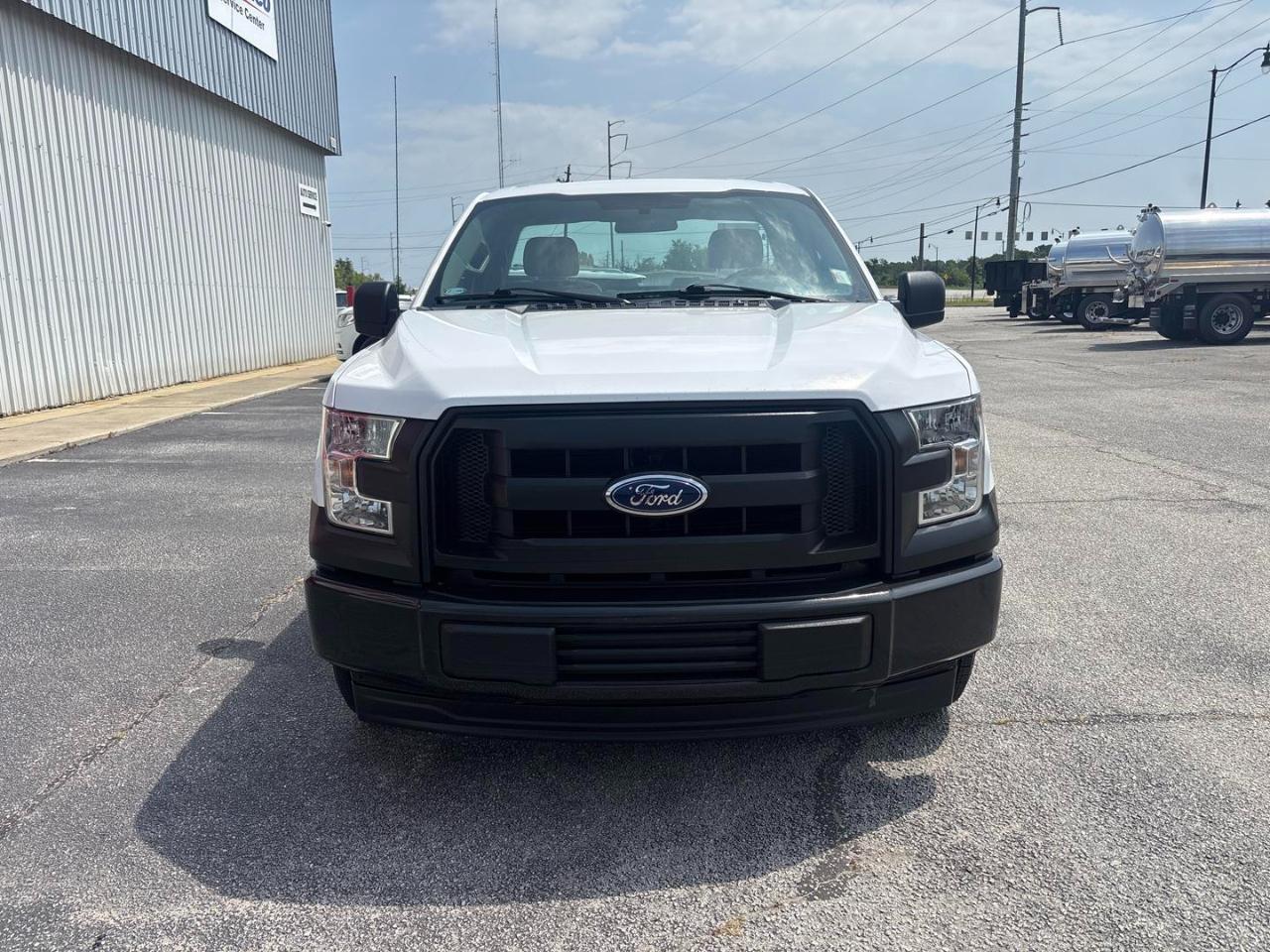 Ford F-150 XL 2WD Reg Cab 8' Box 2017