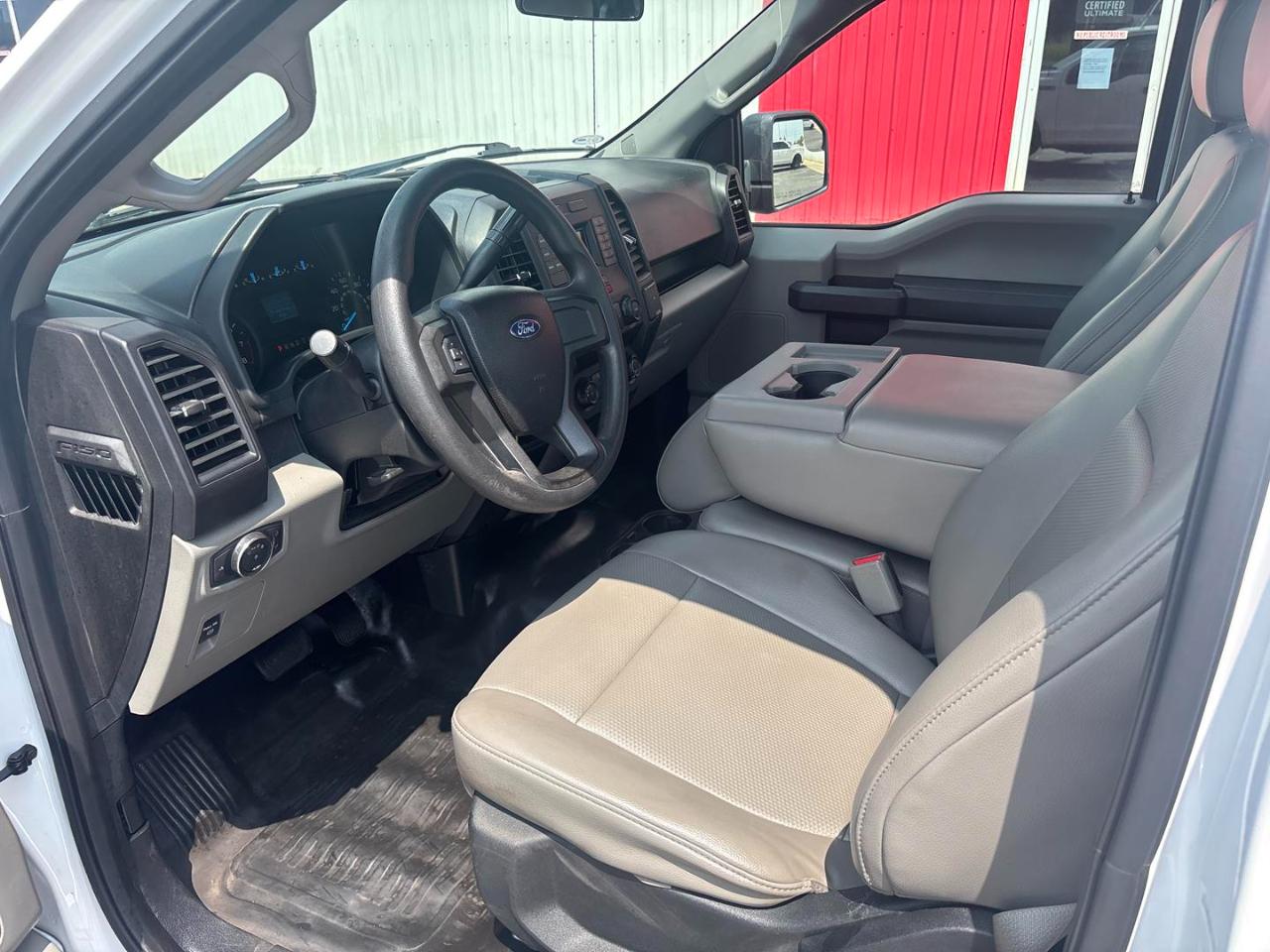 Ford F-150 XL 2WD Reg Cab 8' Box 2017