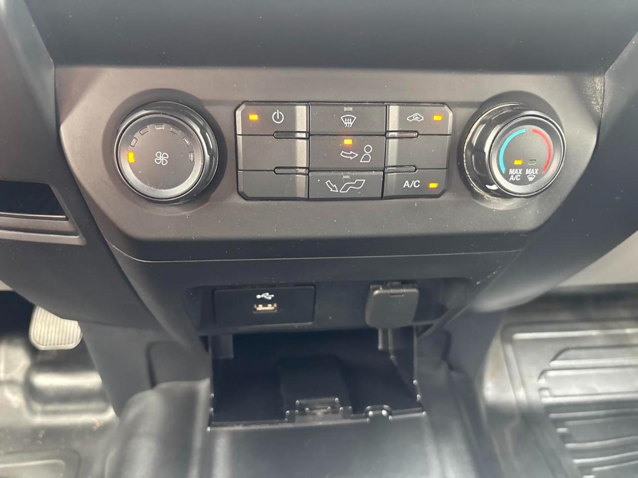 Ford F-150 XL 2WD SuperCrew 5.5' Box 2017