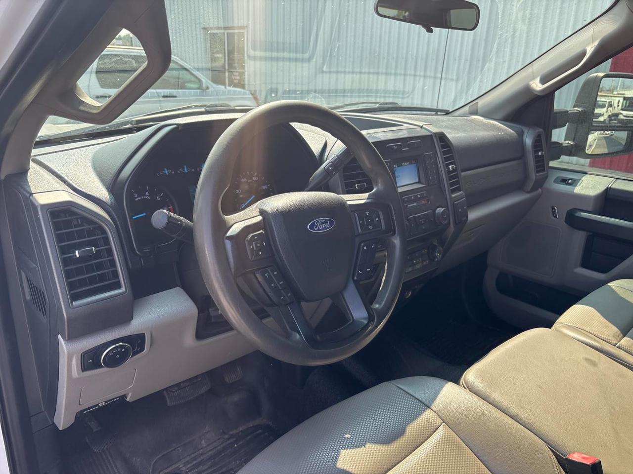 Ford Super Duty F-250 SRW XL 2WD Crew Cab 8' Box 2020
