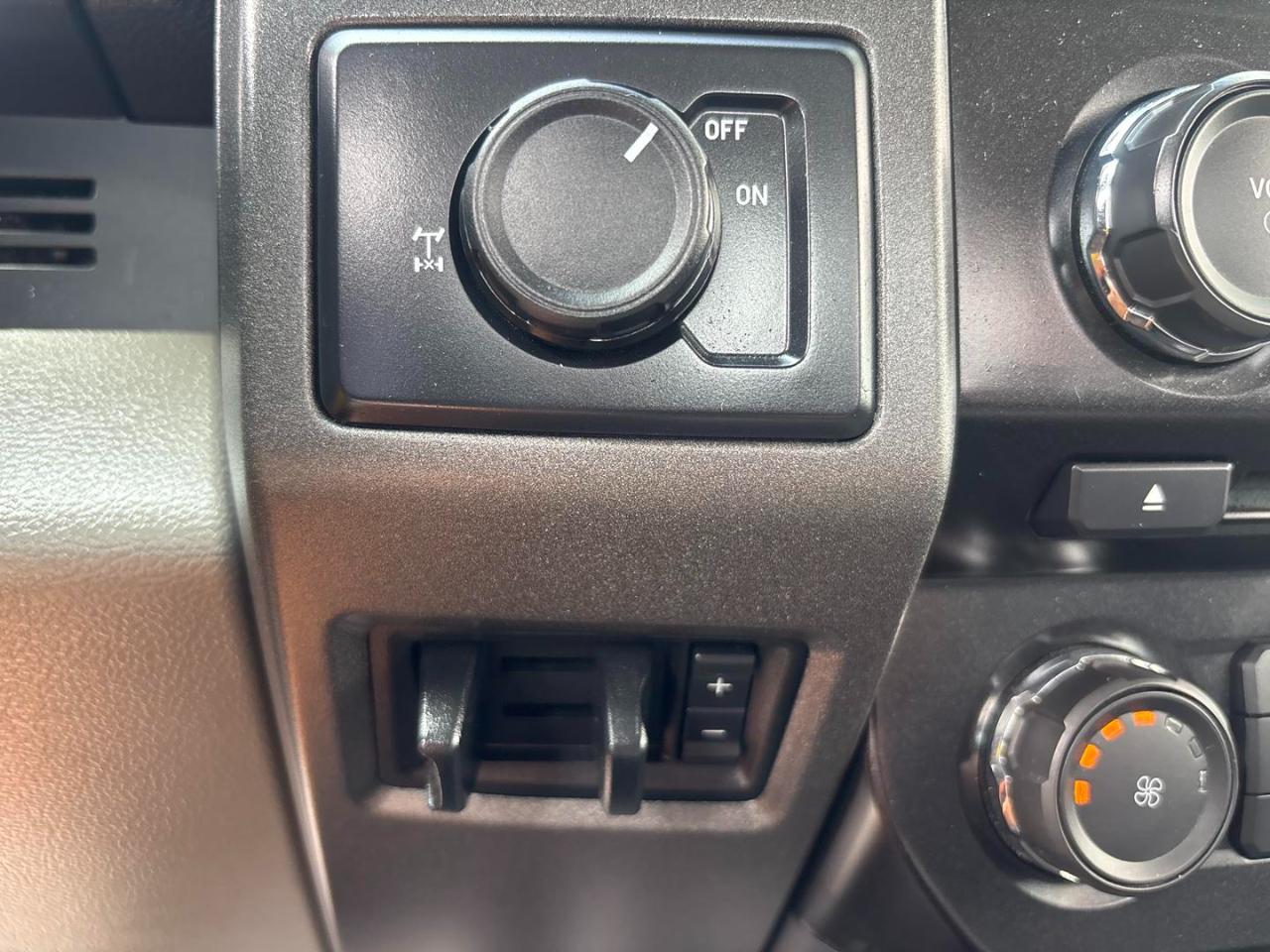 Ford Super Duty F-250 SRW XL 2WD Reg Cab 8' Box 2018