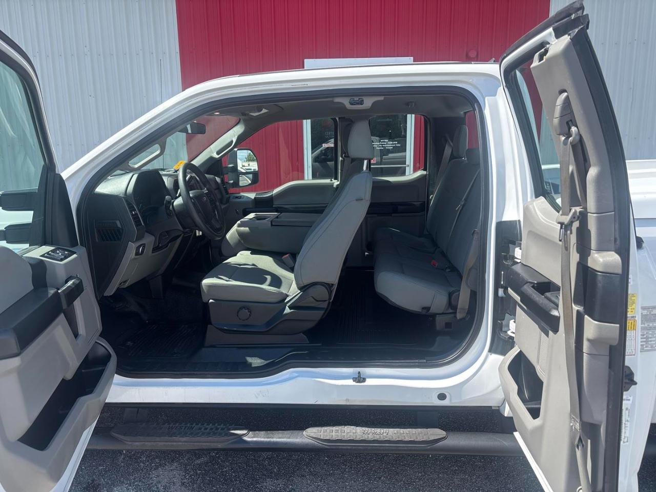 Ford Super Duty F-250 SRW XL 2WD SuperCab 6.75' Box 2019