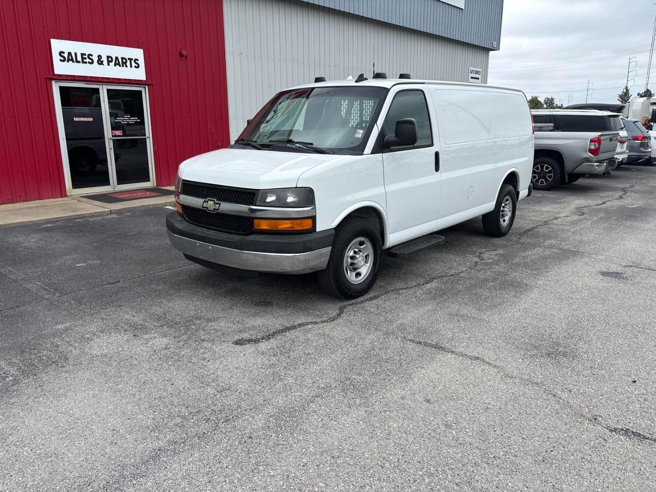 Chevrolet Express Cargo Van RWD 3500 135" 2016