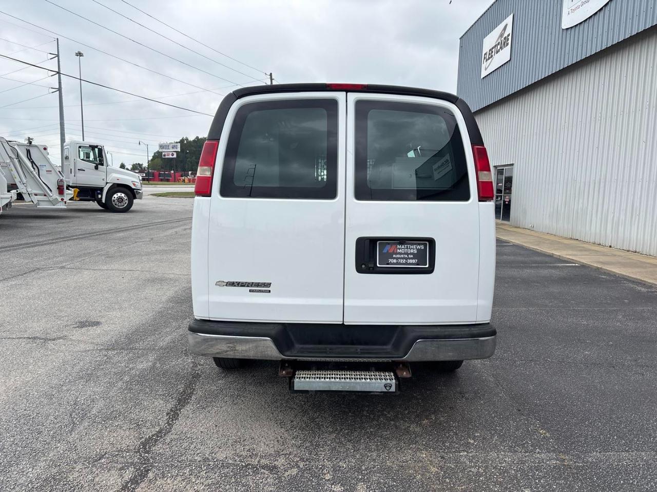 Chevrolet Express Cargo Van RWD 3500 135" 2016