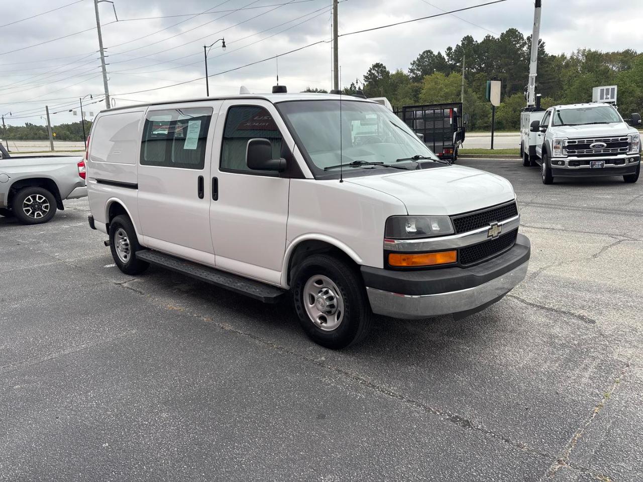 Chevrolet Express Cargo Van RWD 3500 135" 2016