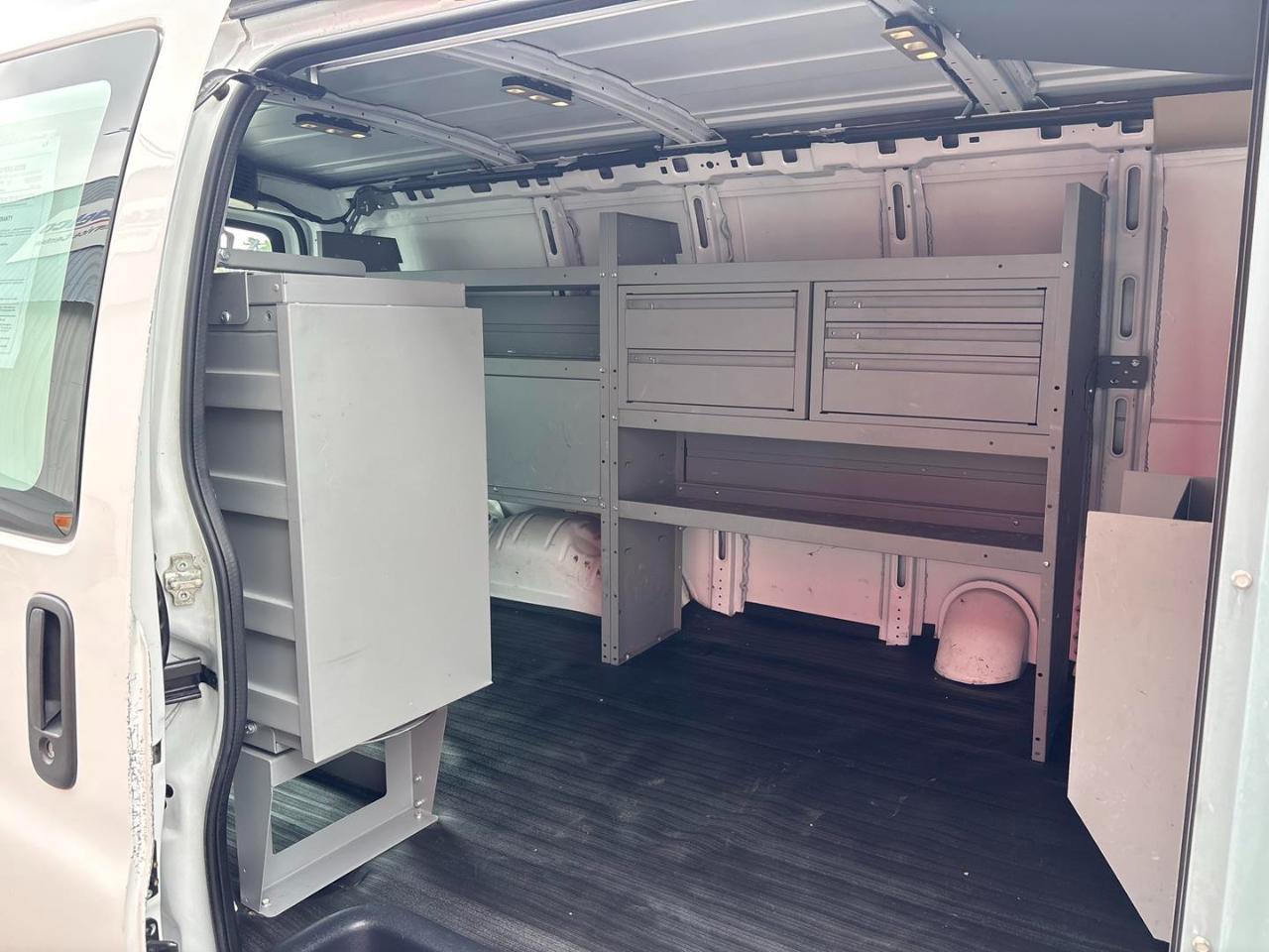 Chevrolet Express Cargo Van RWD 3500 135" 2016