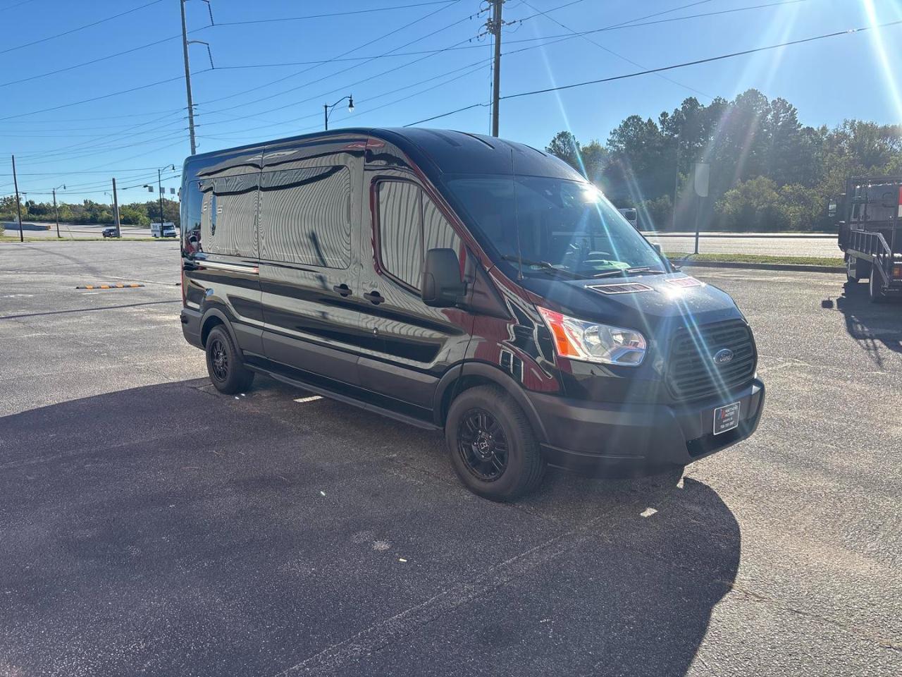 Ford Transit Passenger Wagon T-350 148" Med Roof XL Sliding RH Dr 2019