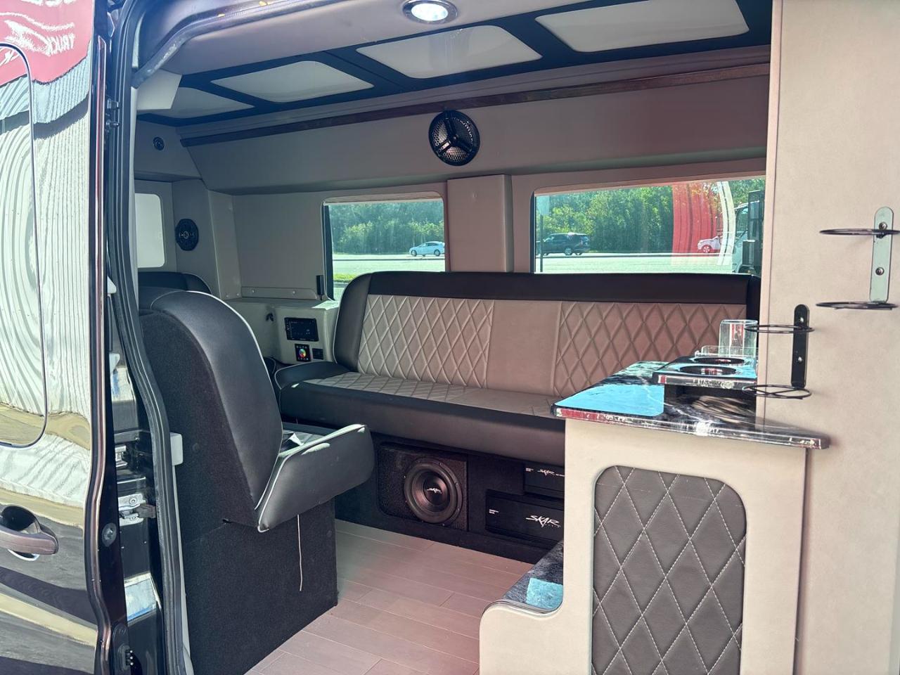 Ford Transit Passenger Wagon T-350 148" Med Roof XL Sliding RH Dr 2019