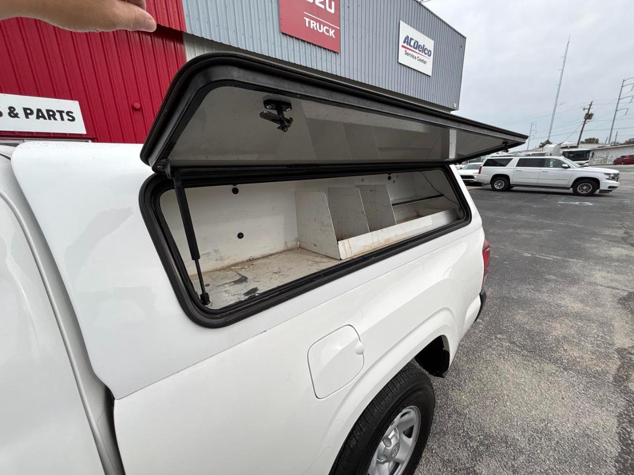 Toyota Tacoma 2WD SR Access Cab 6' Bed I4 AT (Natl) 2021