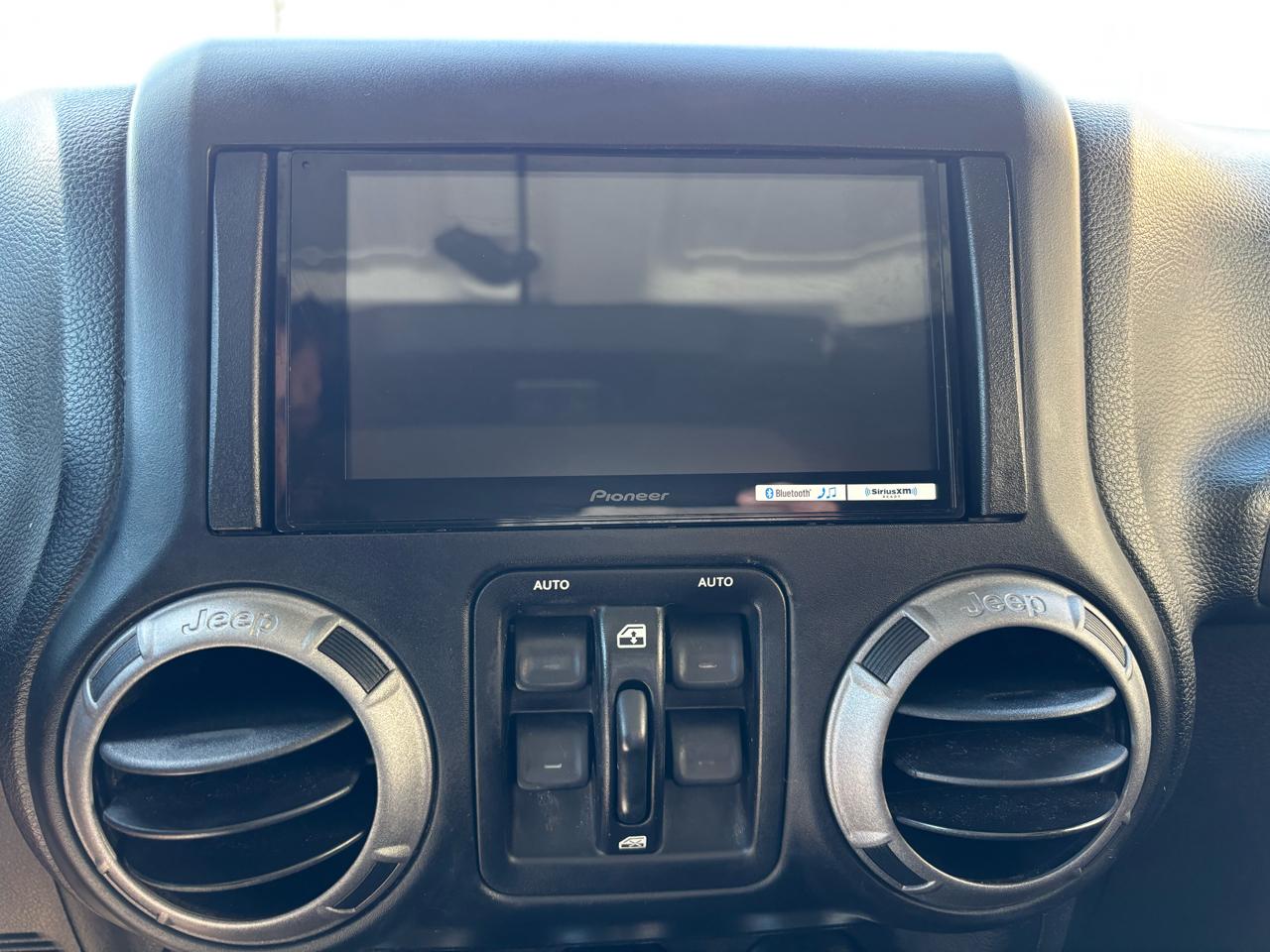 Jeep Wrangler Unlimited 4WD 4dr Sport 2013