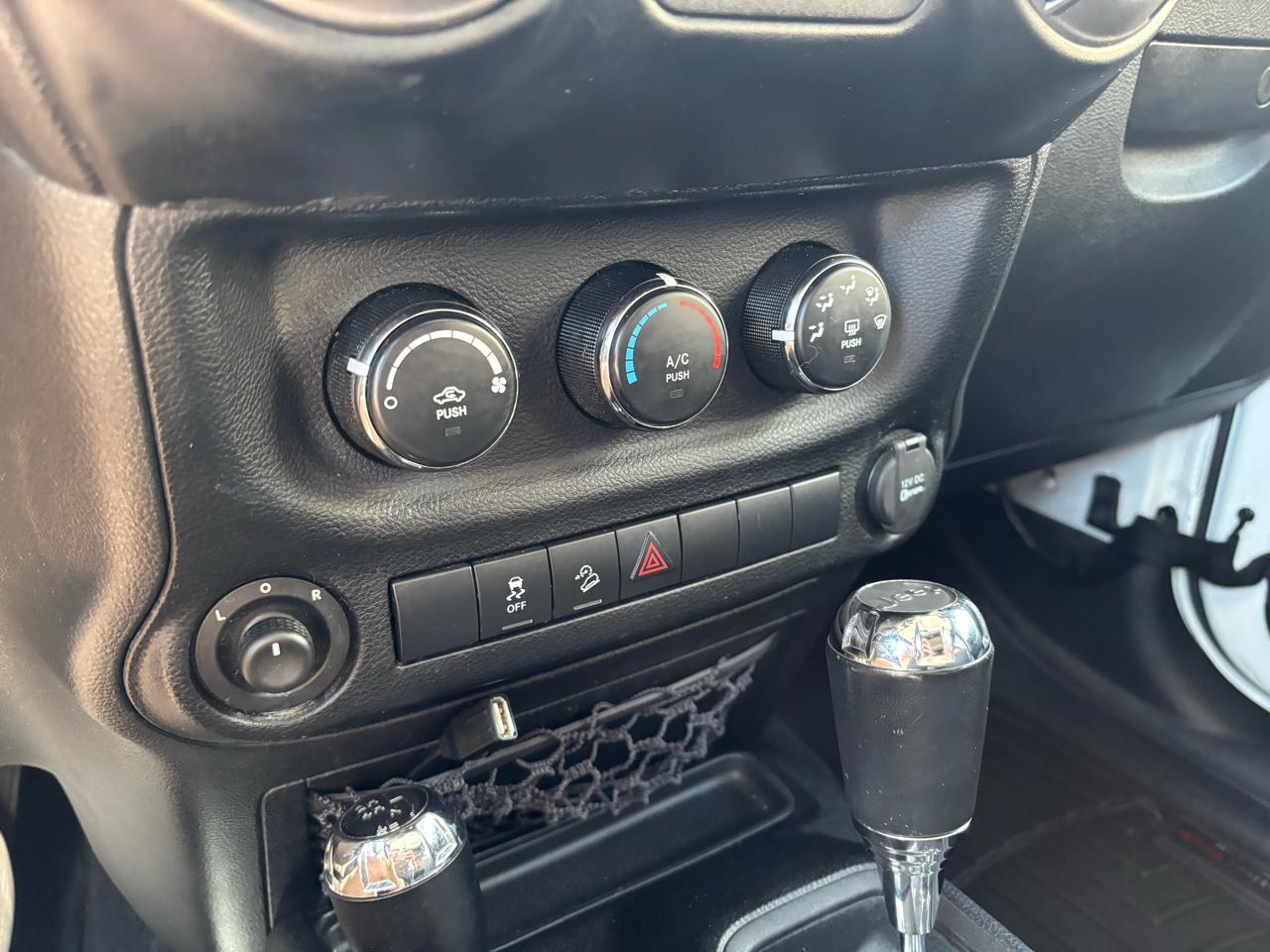 Jeep Wrangler Unlimited 4WD 4dr Sport 2013