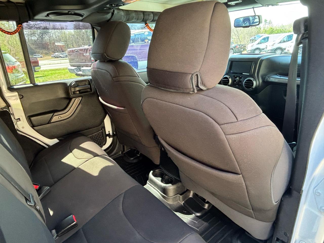 Jeep Wrangler Unlimited 4WD 4dr Sport 2013