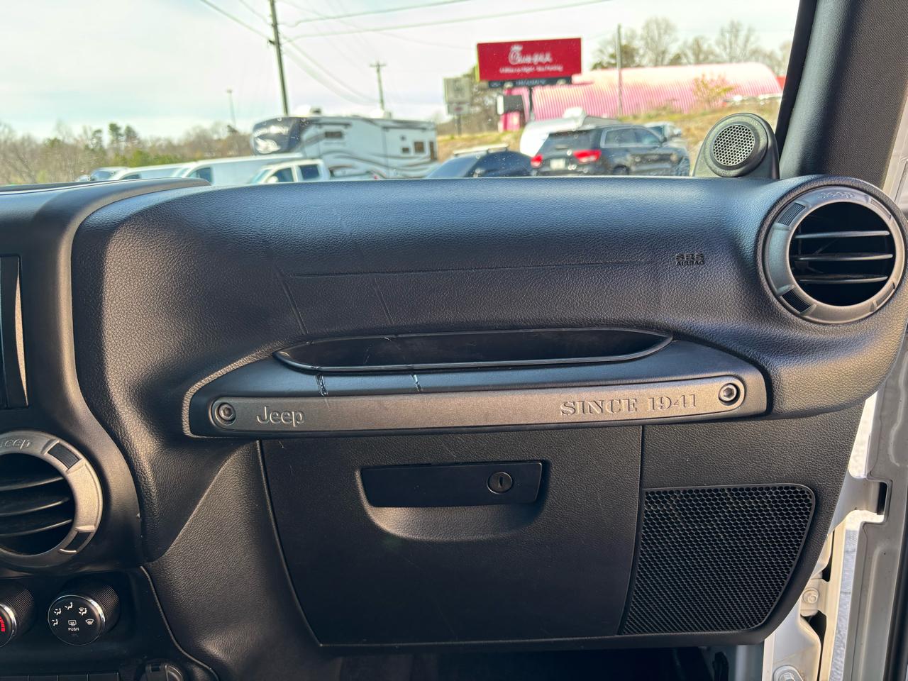 Jeep Wrangler Unlimited 4WD 4dr Sport 2013