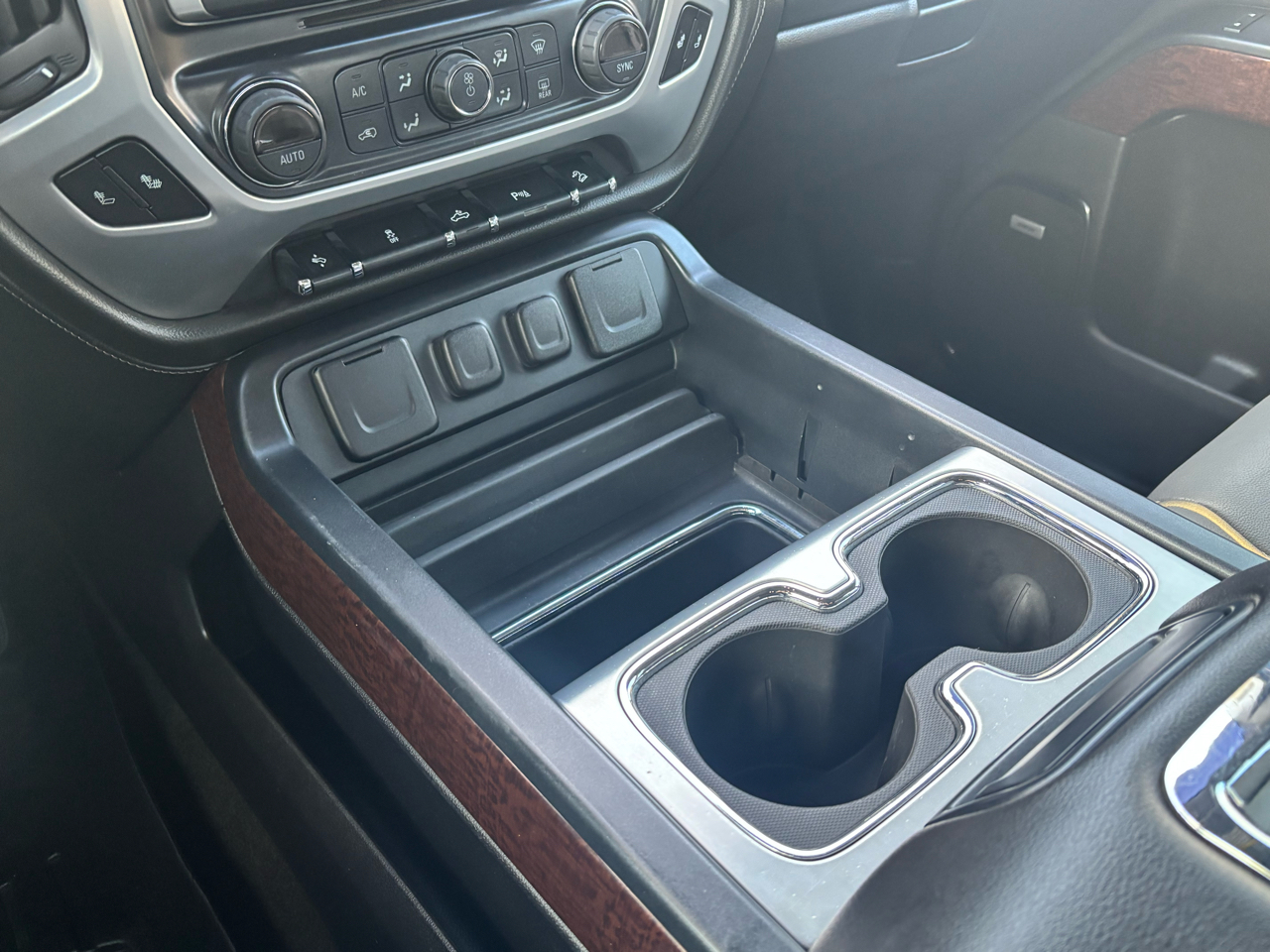 GMC Sierra 1500 SLT Crew Cab Short Box 4WD 2015