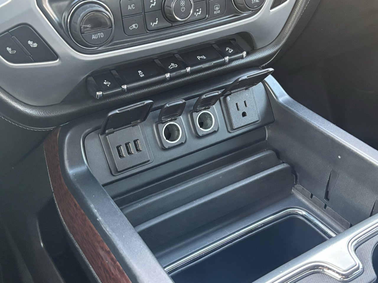 GMC Sierra 1500 SLT Crew Cab Short Box 4WD 2015