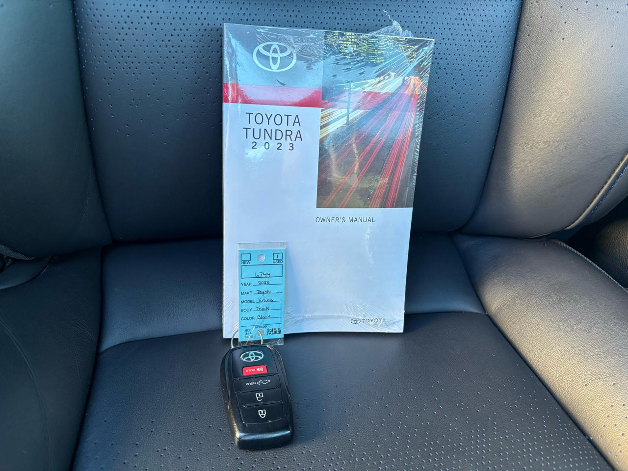 Toyota Tundra Platinum CrewMax 4WD 2023