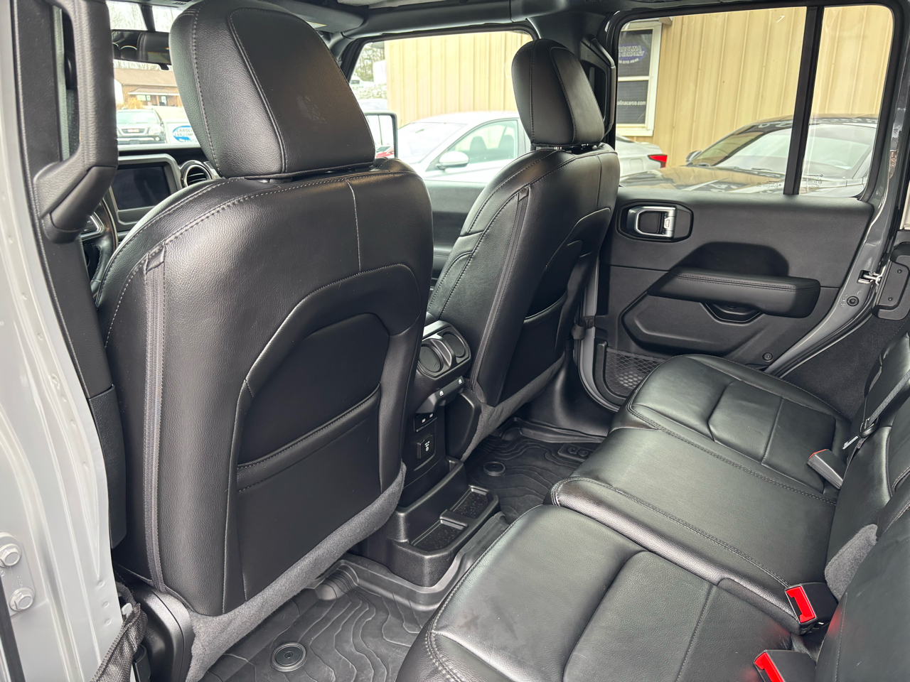 Jeep Wrangler Unlimited Sahara 2021