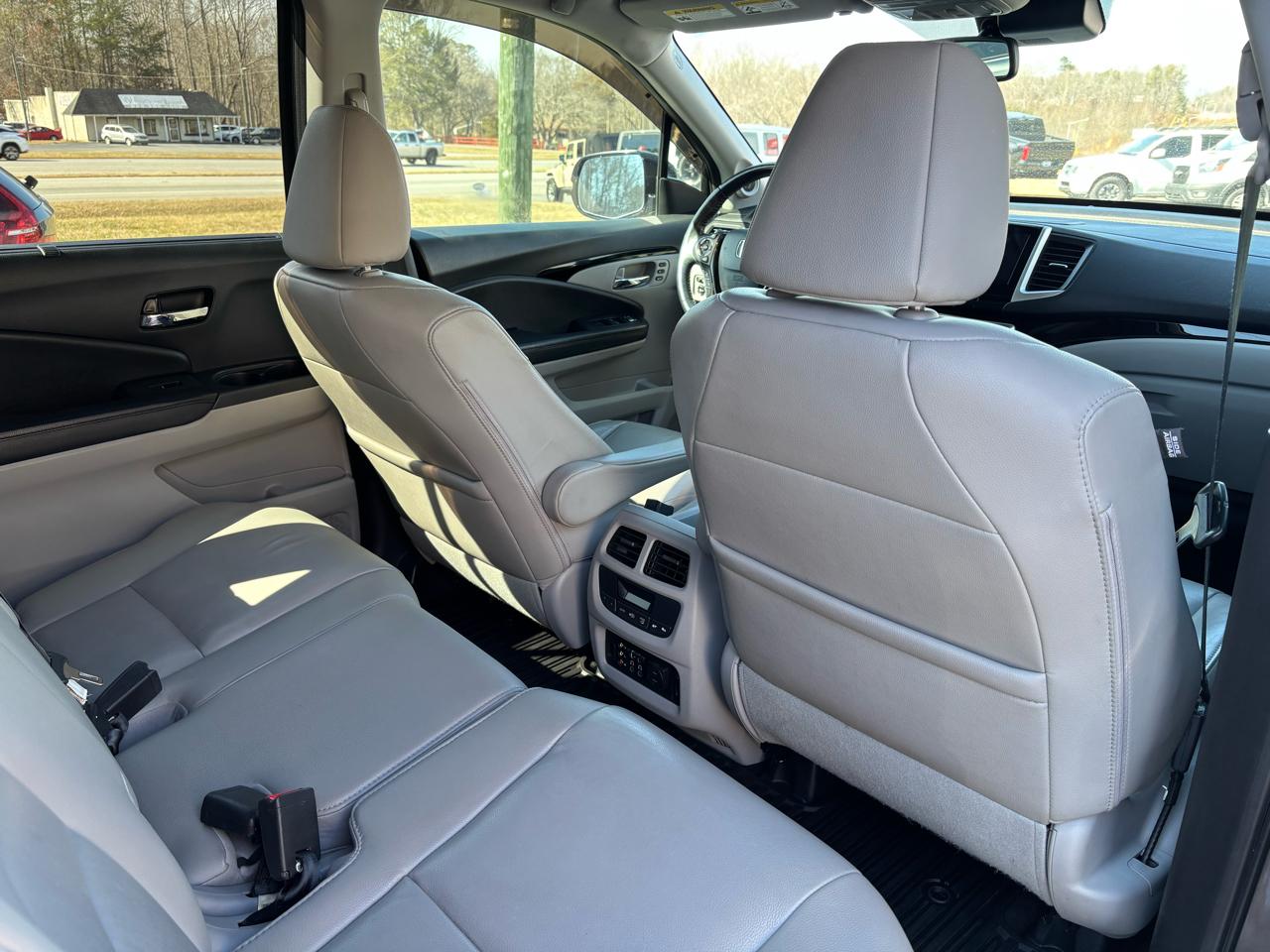 Honda Pilot Touring 2WD 2016