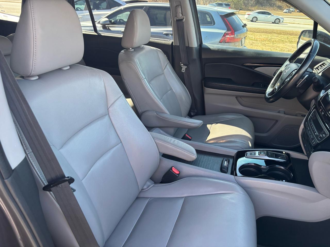 Honda Pilot Touring 2WD 2016