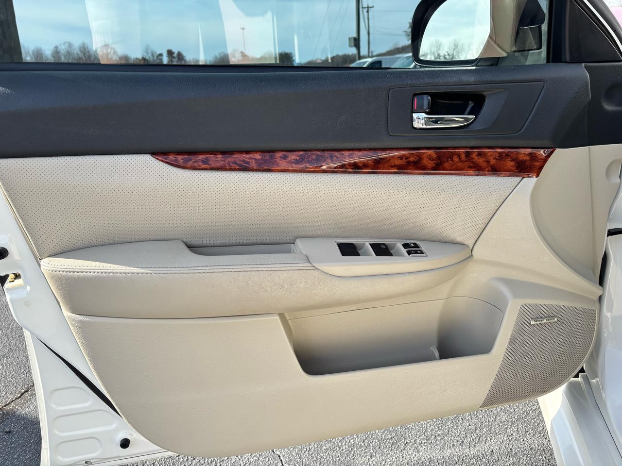 Subaru Legacy 3.6R Limited 2011