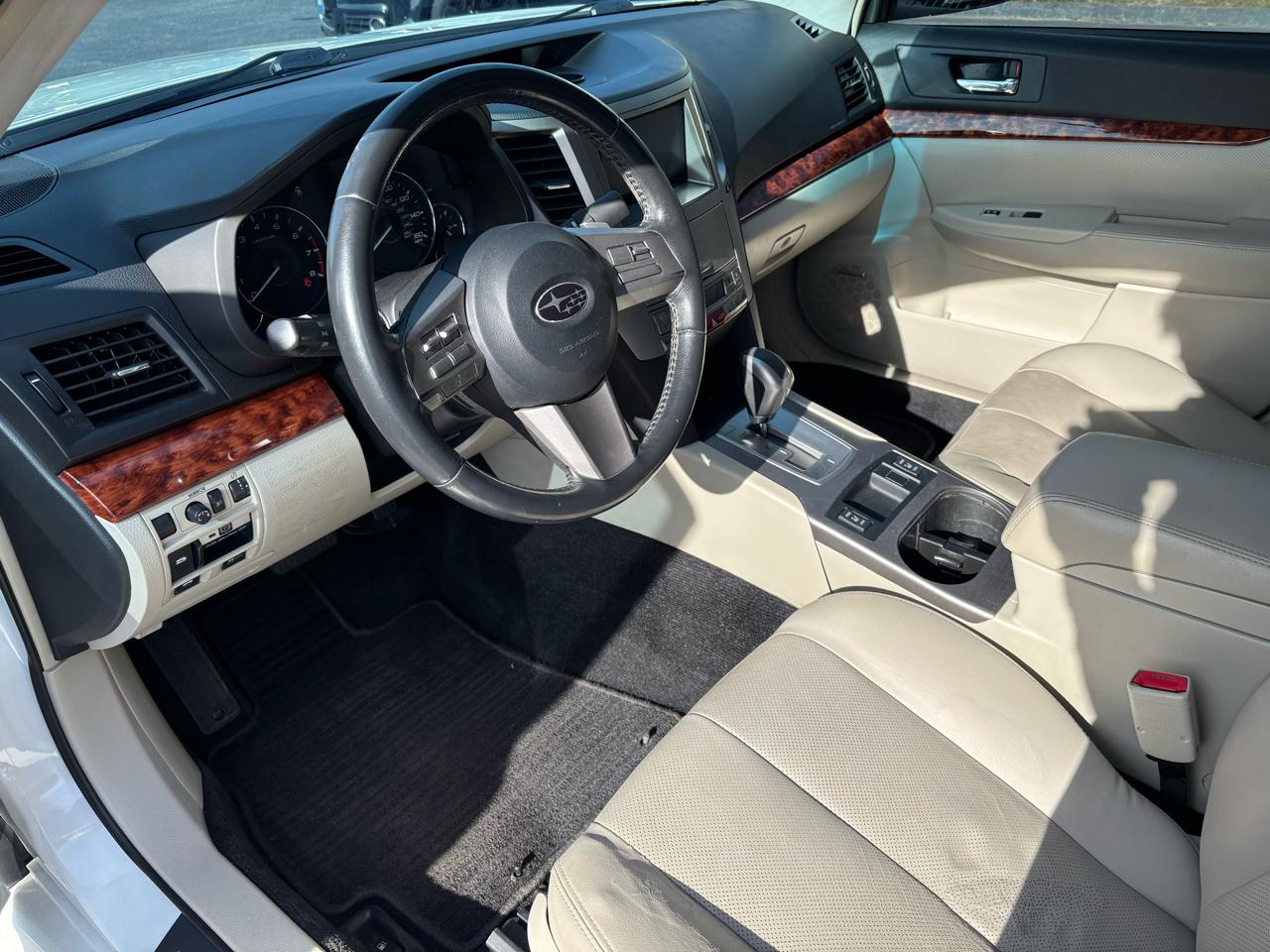 Subaru Legacy 3.6R Limited 2011