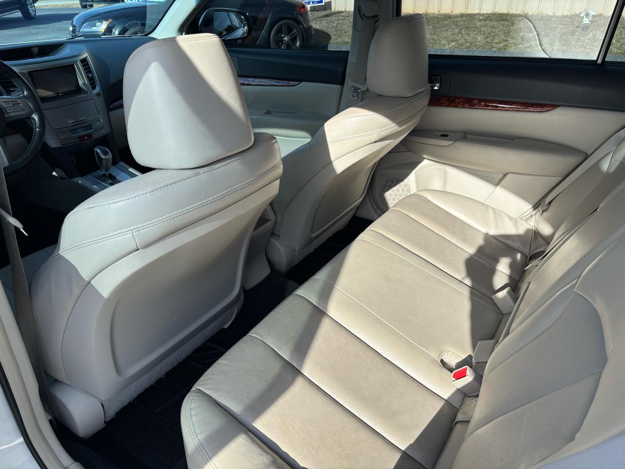 Subaru Legacy 3.6R Limited 2011