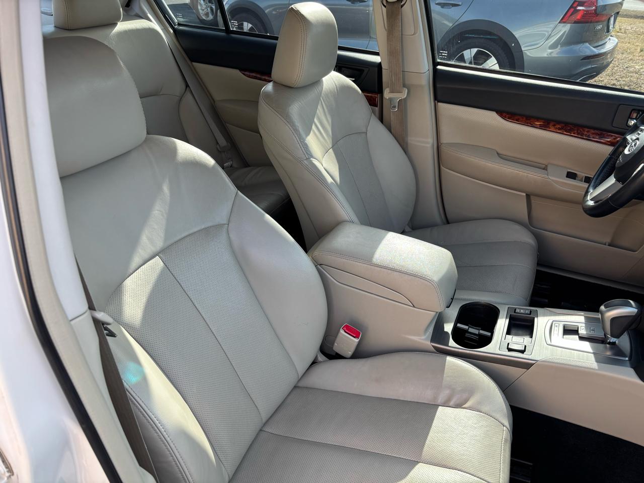 Subaru Legacy 3.6R Limited 2011