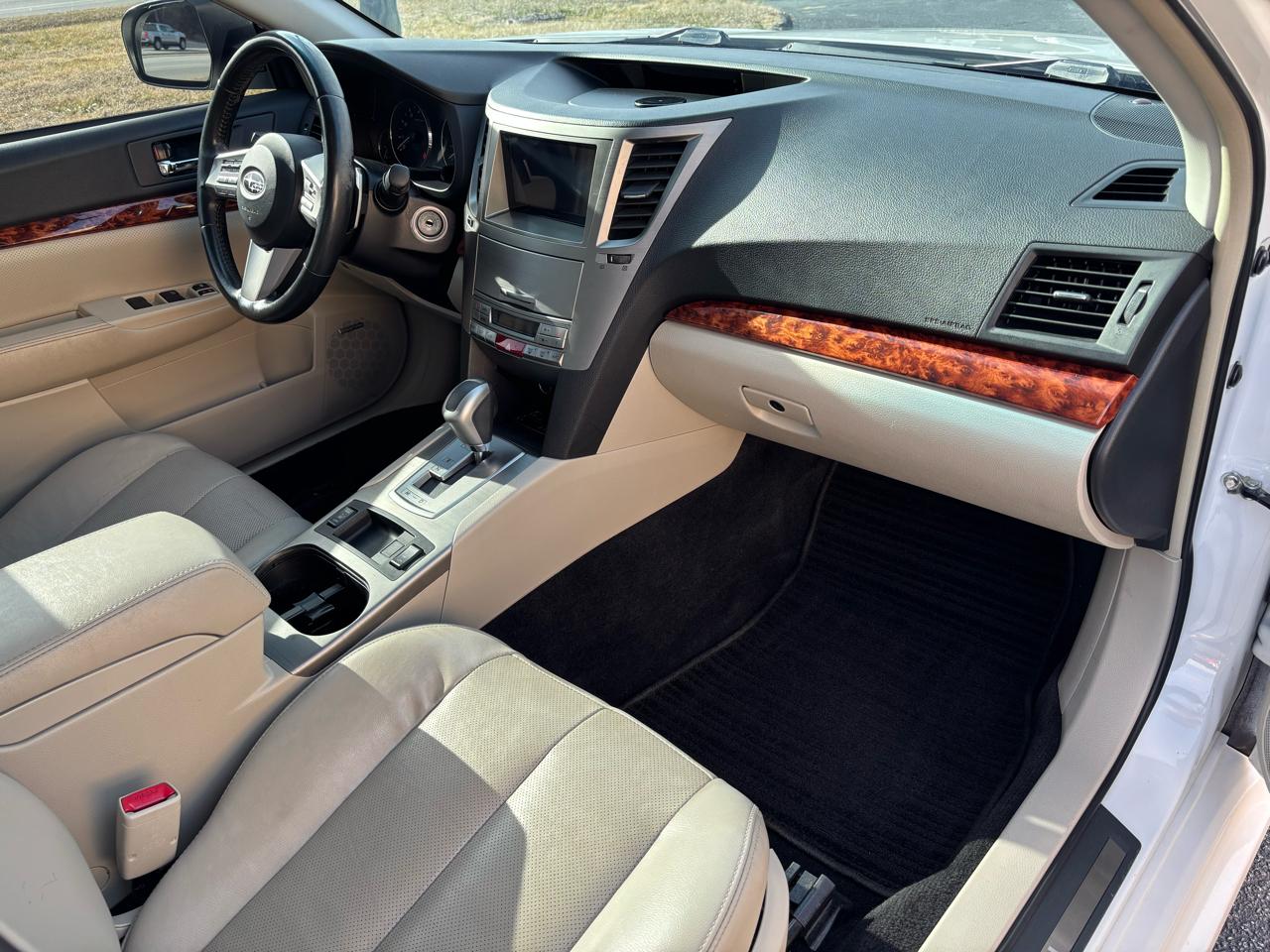 Subaru Legacy 3.6R Limited 2011