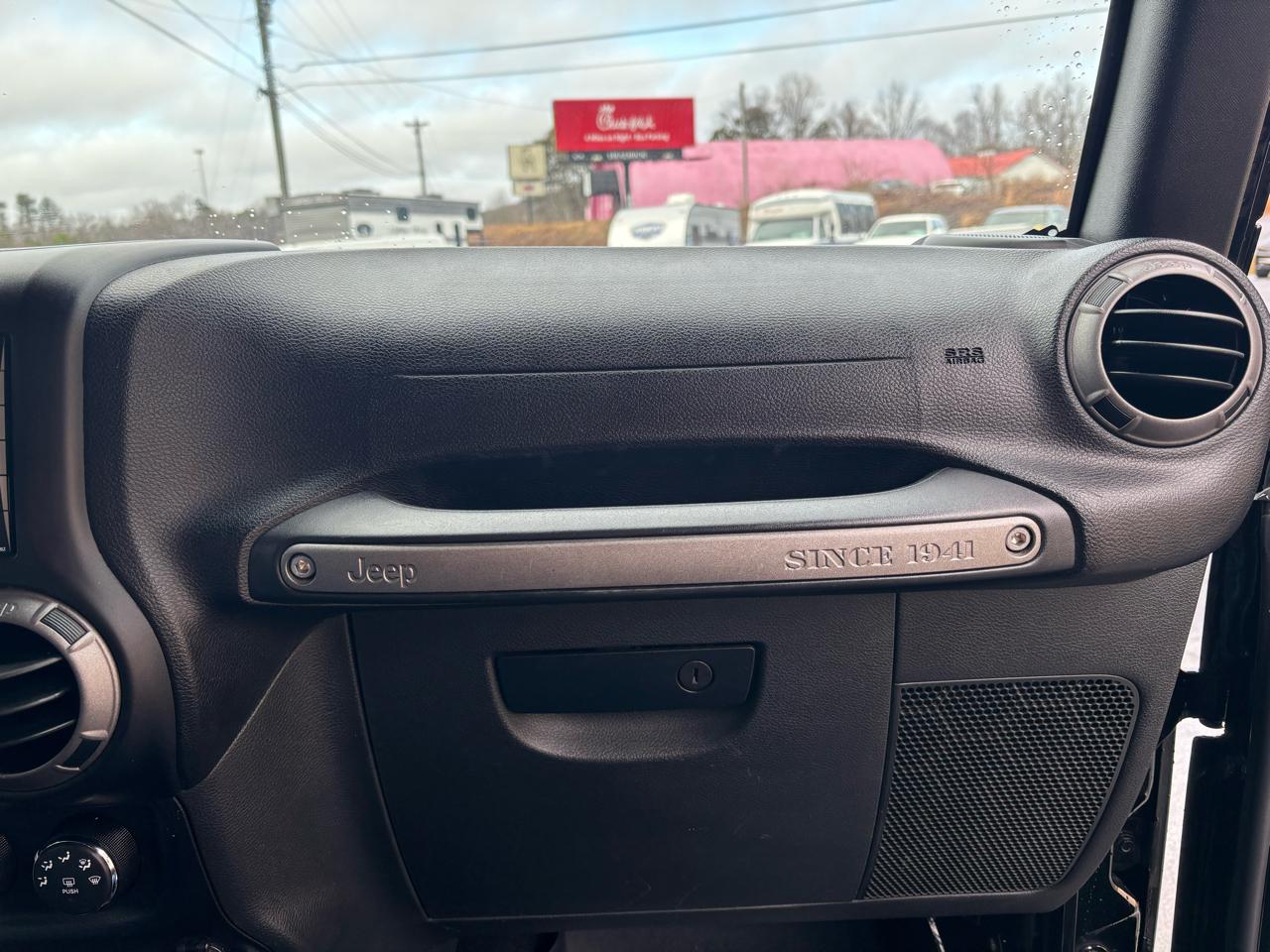 Jeep Wrangler Unlimited Sport 4WD 2015