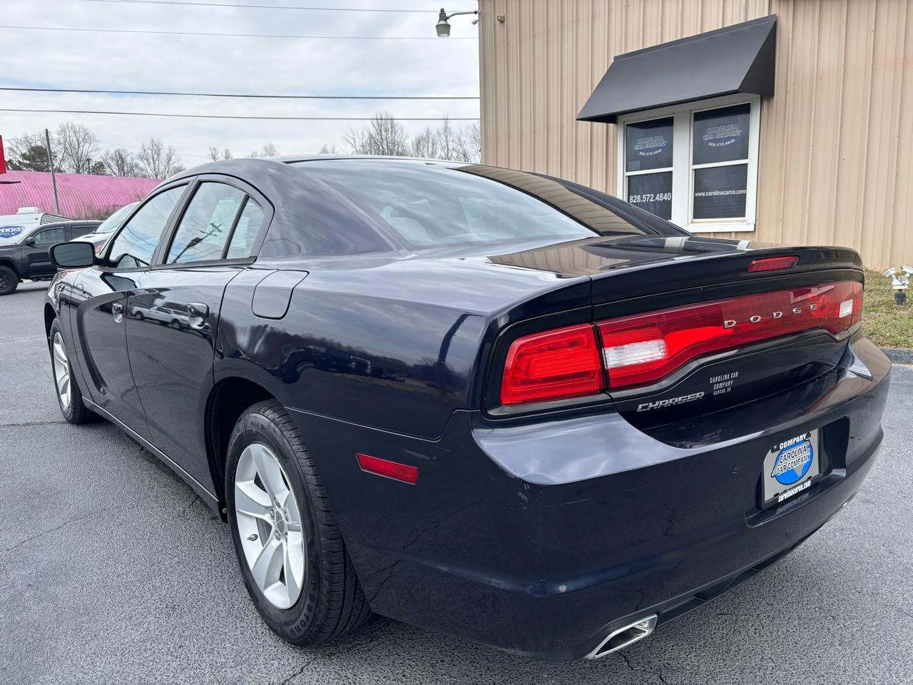 Dodge Charger SE 2011