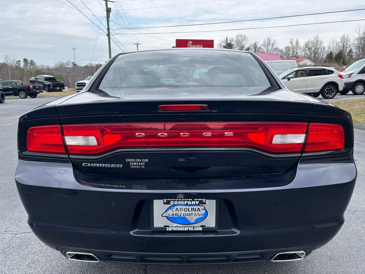 Dodge Charger SE 2011