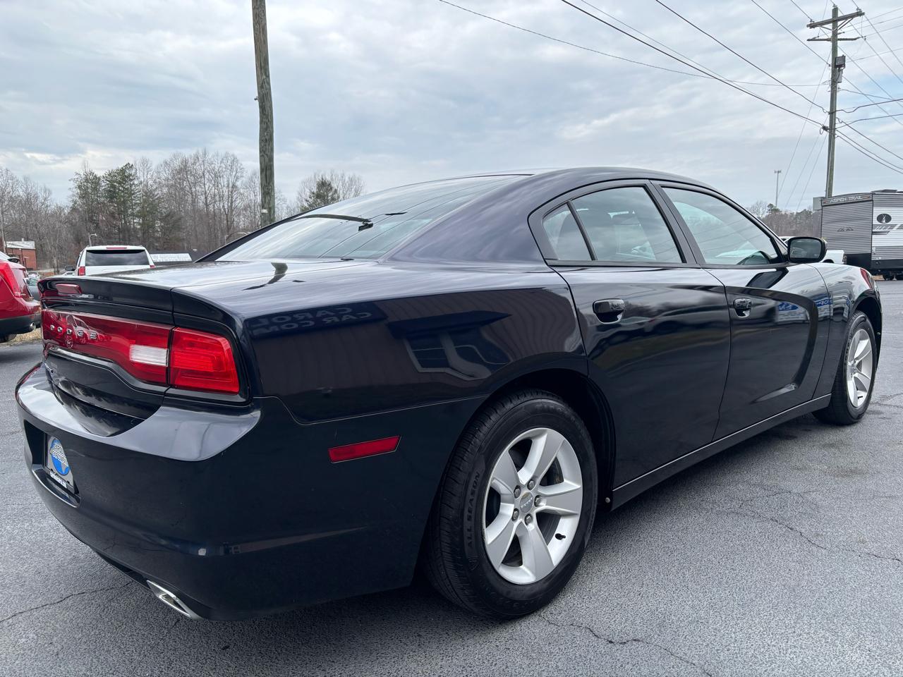 Dodge Charger SE 2011