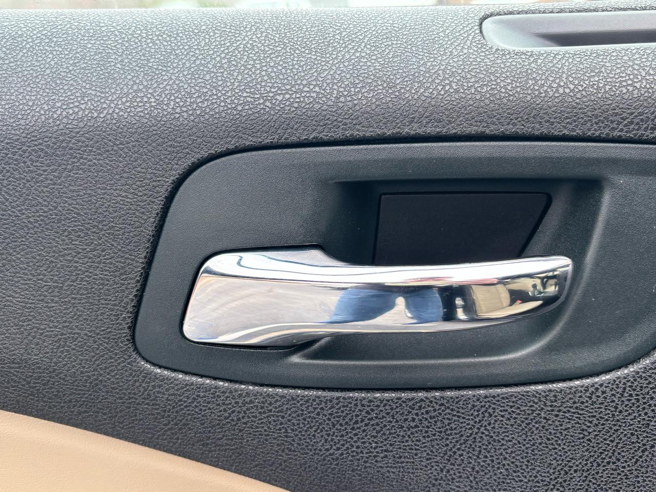 Dodge Charger SE 2011