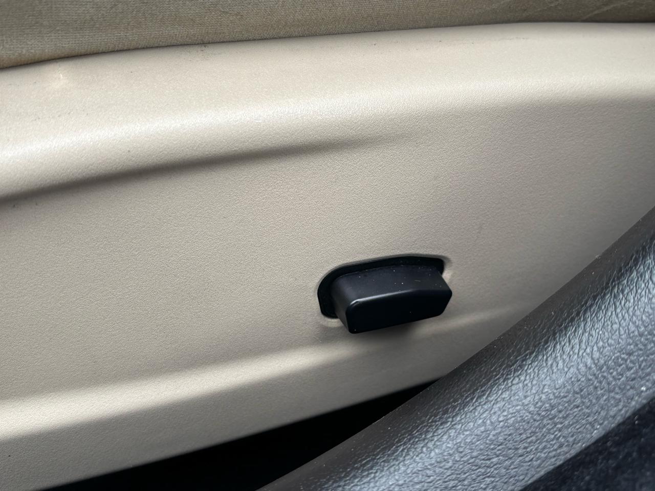 Dodge Charger SE 2011