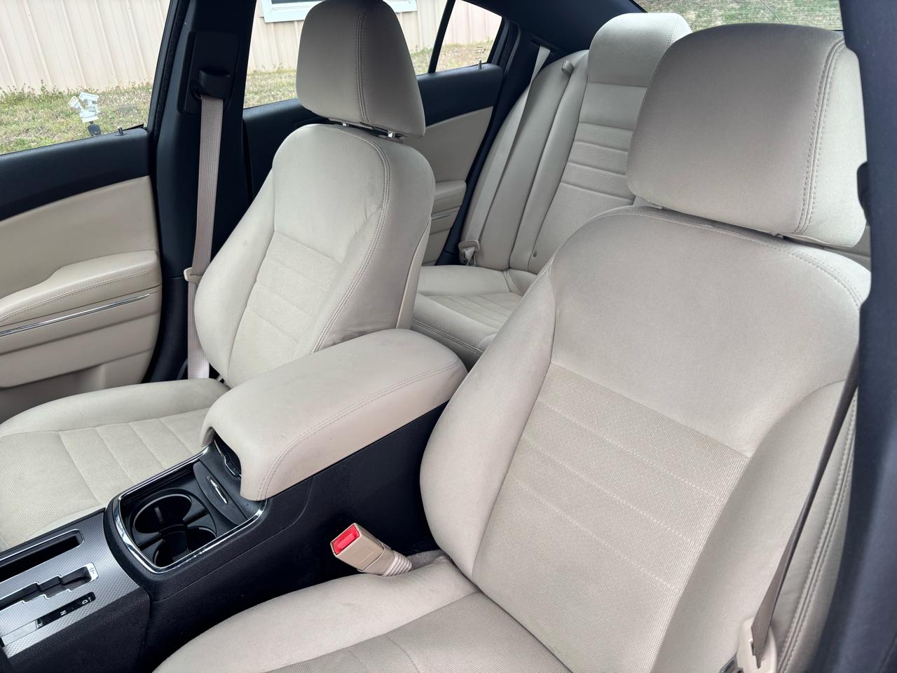 Dodge Charger SE 2011