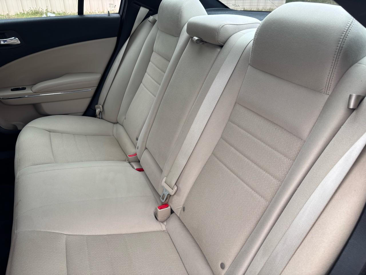 Dodge Charger SE 2011