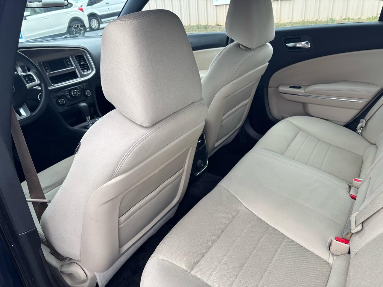 Dodge Charger SE 2011