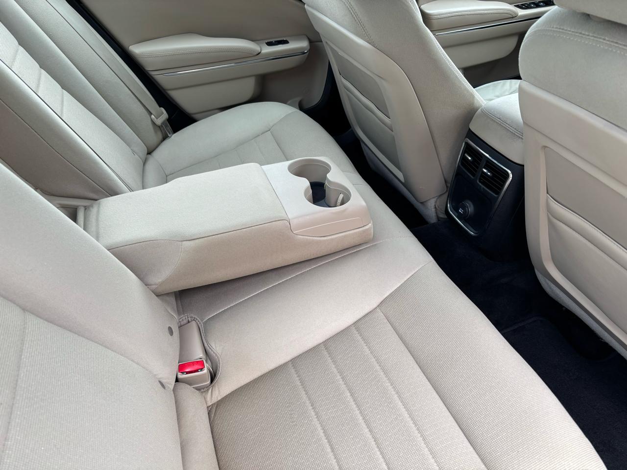 Dodge Charger SE 2011