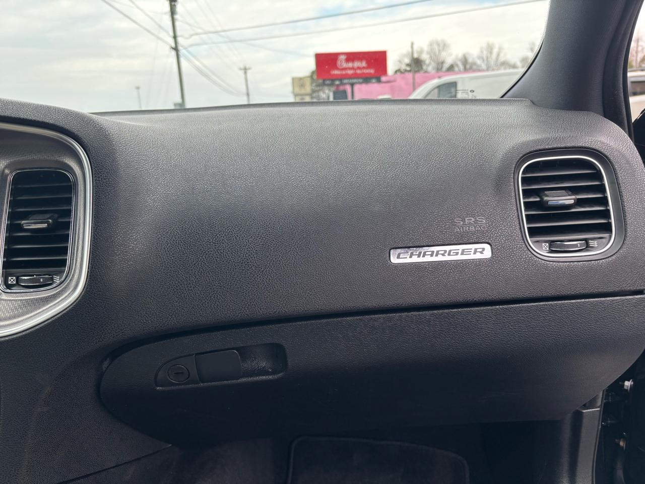 Dodge Charger SE 2011