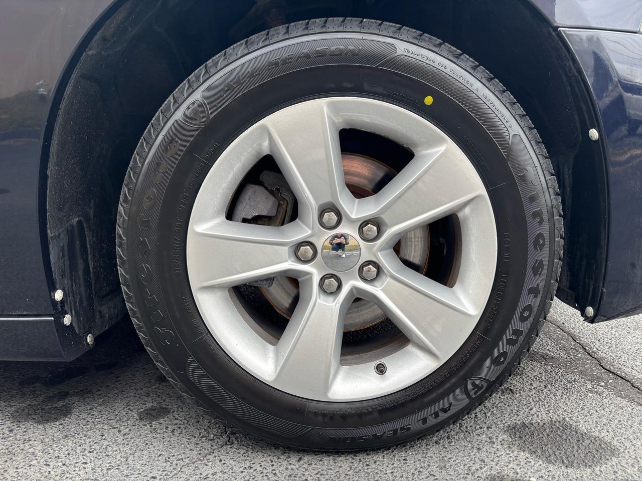 Dodge Charger SE 2011