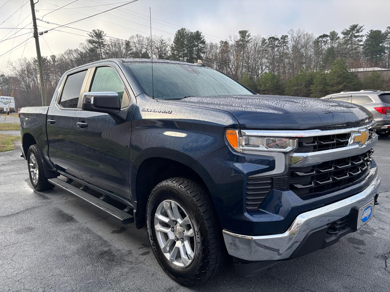 Chevrolet Silverado 1500 LT Crew Cab 4WD 2022