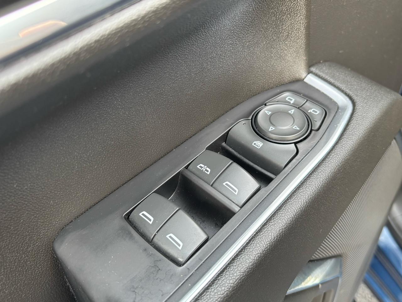 Chevrolet Silverado 1500 LT Crew Cab 4WD 2022