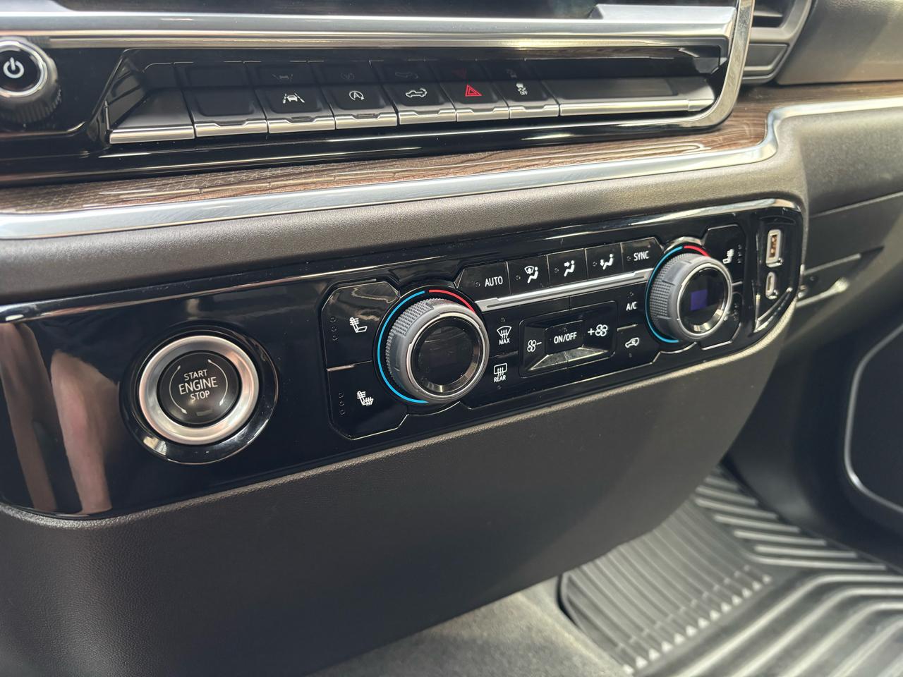 Chevrolet Silverado 1500 LT Crew Cab 4WD 2022