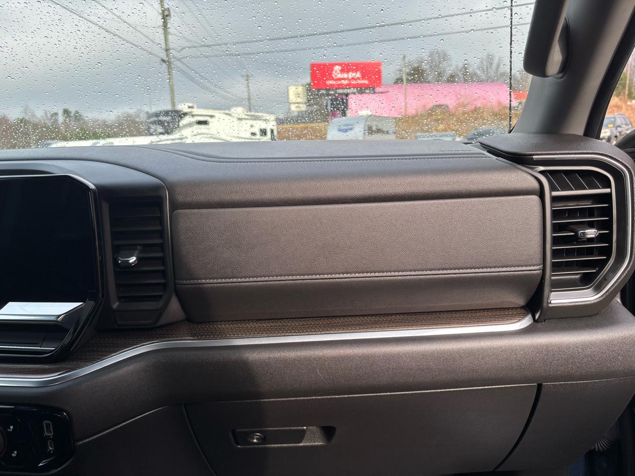 Chevrolet Silverado 1500 LT Crew Cab 4WD 2022