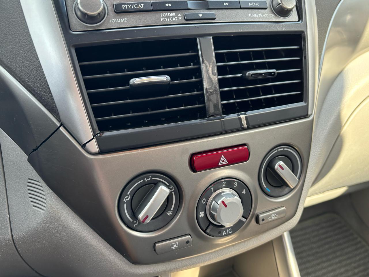 Subaru Forester 2.5X Premium 2010